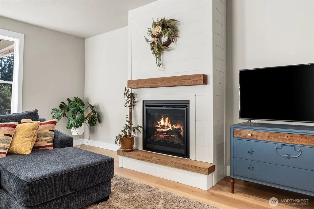 826 W Golden Eagle Avenue La Center WA 98629