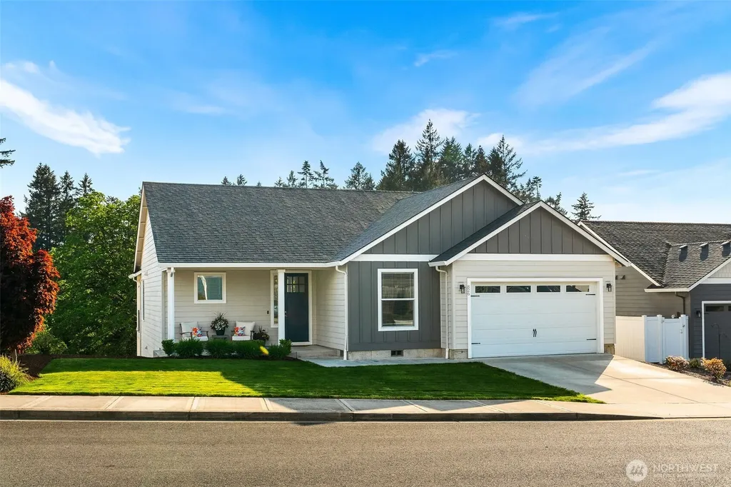 826 W Golden Eagle Avenue La Center WA 98629