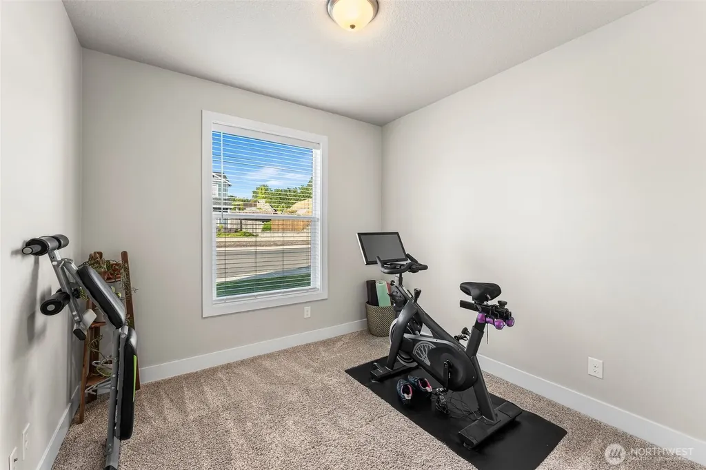 826 W Golden Eagle Avenue La Center WA 98629