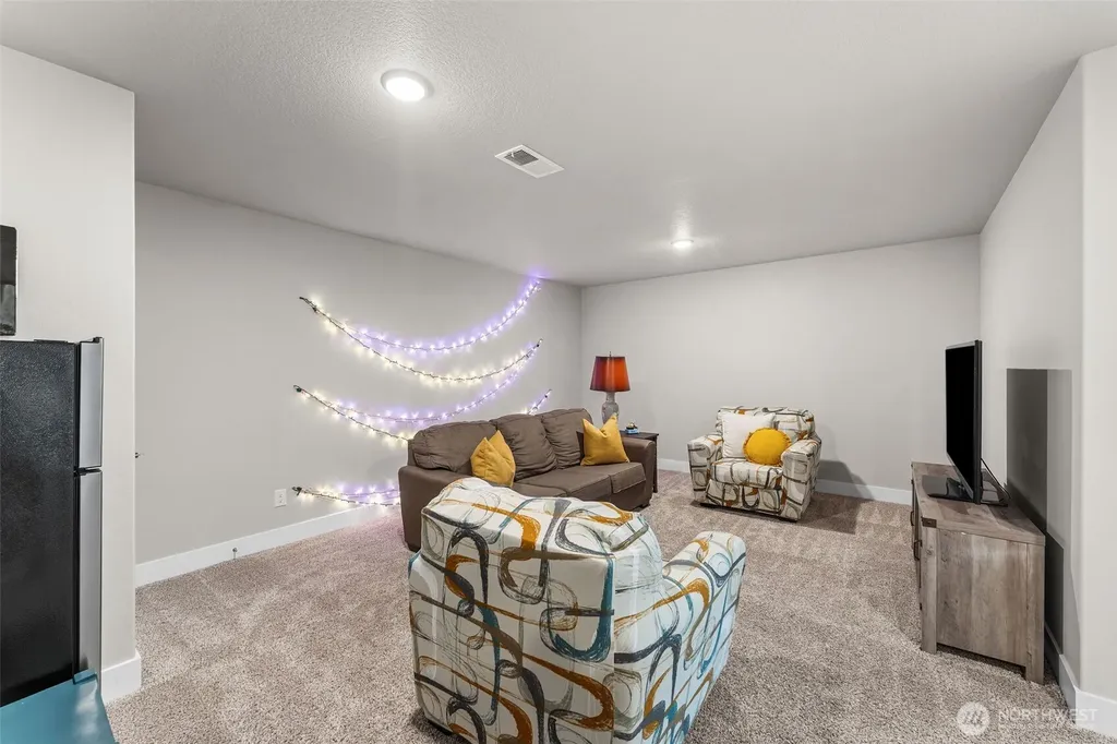 826 W Golden Eagle Avenue La Center WA 98629