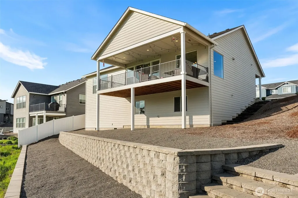 826 W Golden Eagle Avenue La Center WA 98629