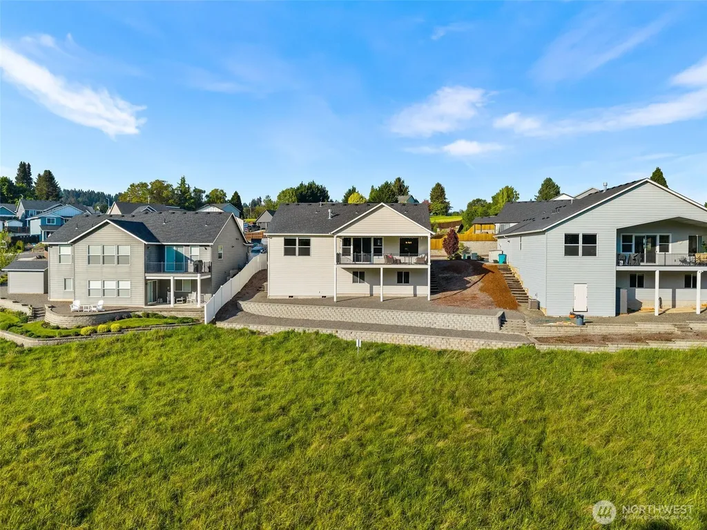 826 W Golden Eagle Avenue La Center WA 98629