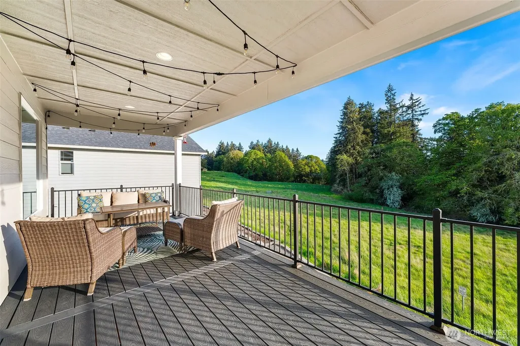826 W Golden Eagle Avenue La Center WA 98629