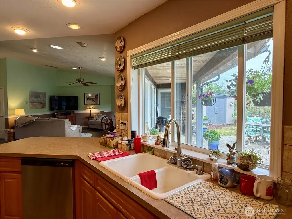 30214 H Street Ocean Park WA 98640