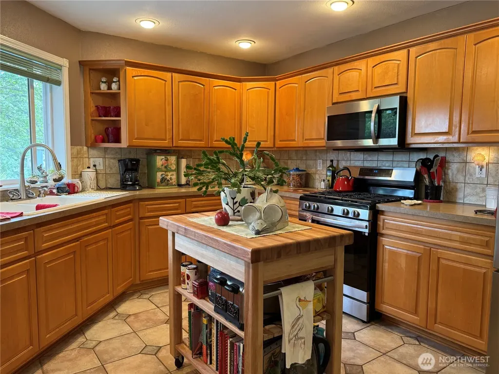 30214 H Street Ocean Park WA 98640