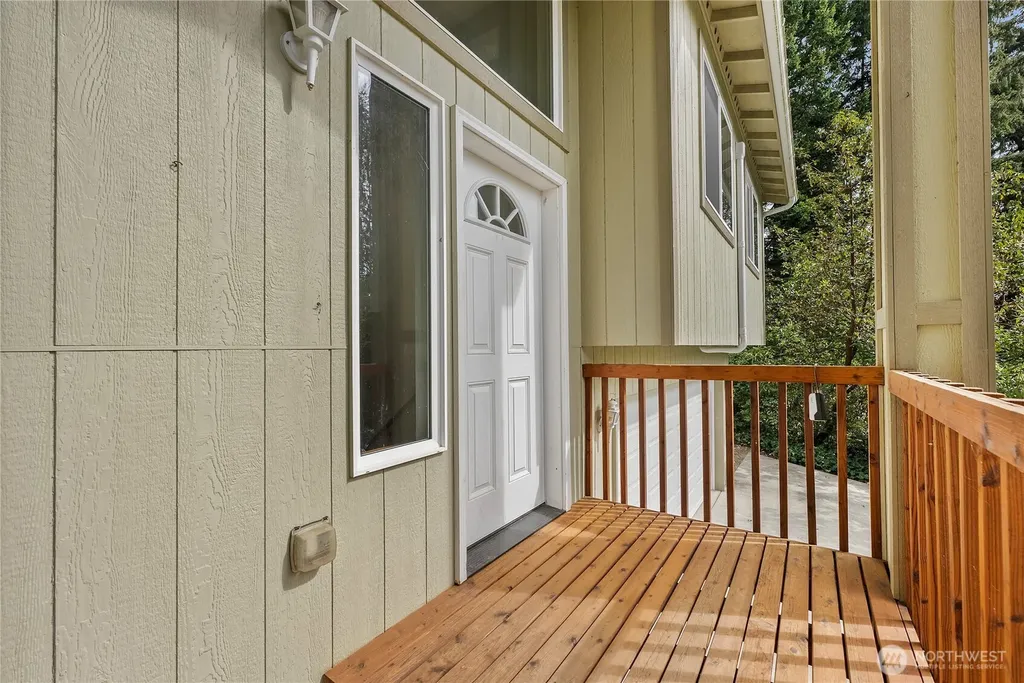 30 NE Pirates Den Road Belfair WA 98528