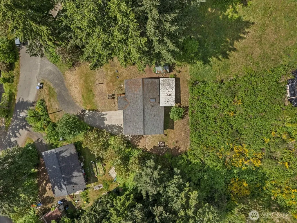 30 NE Pirates Den Road Belfair WA 98528