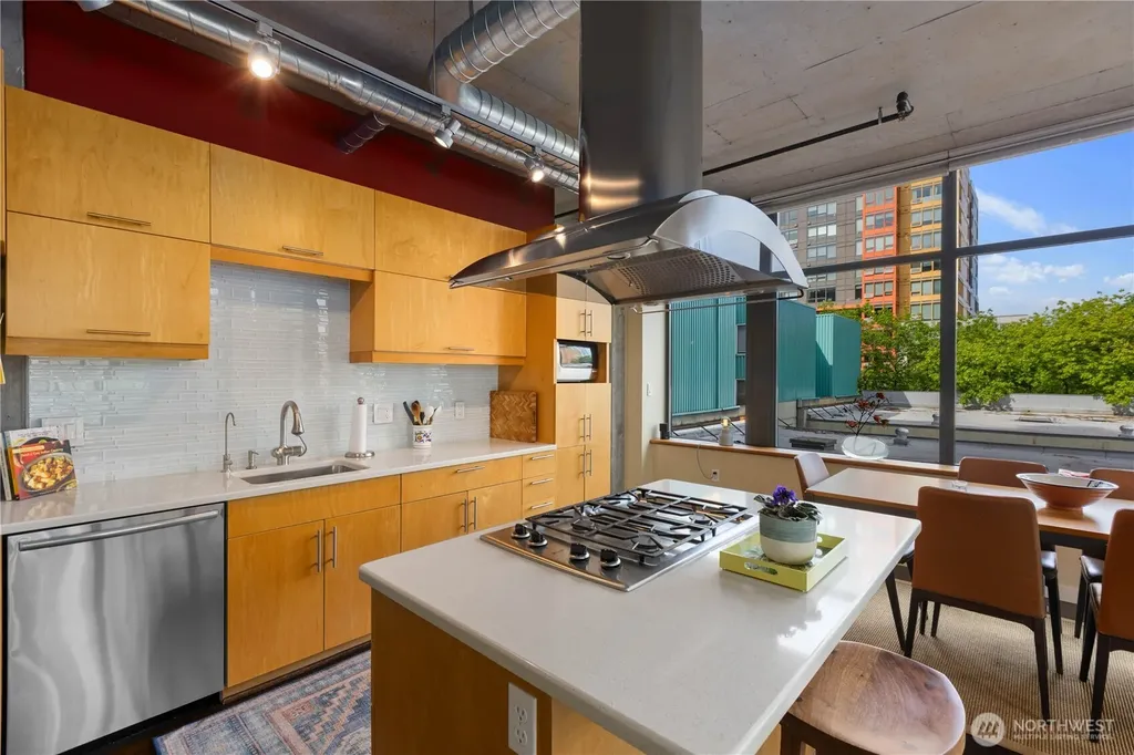 2720 3rd Avenue Seattle WA 98121