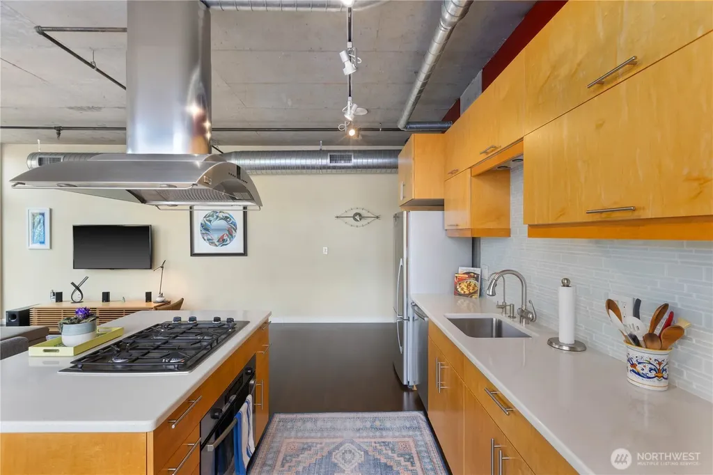 2720 3rd Avenue Seattle WA 98121