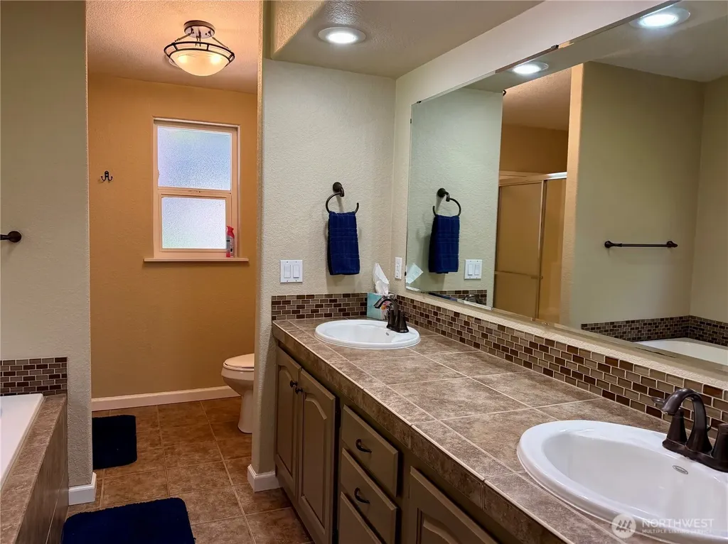 151 Roundwood Lane Packwood WA 98361