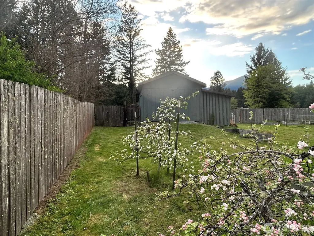 12977 Us Highway 12 Packwood WA 98361