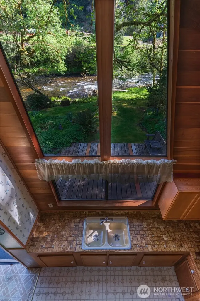 8216 Rose Valley Road Kelso WA 98626