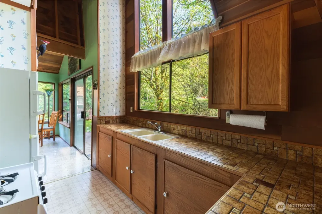 8216 Rose Valley Road Kelso WA 98626