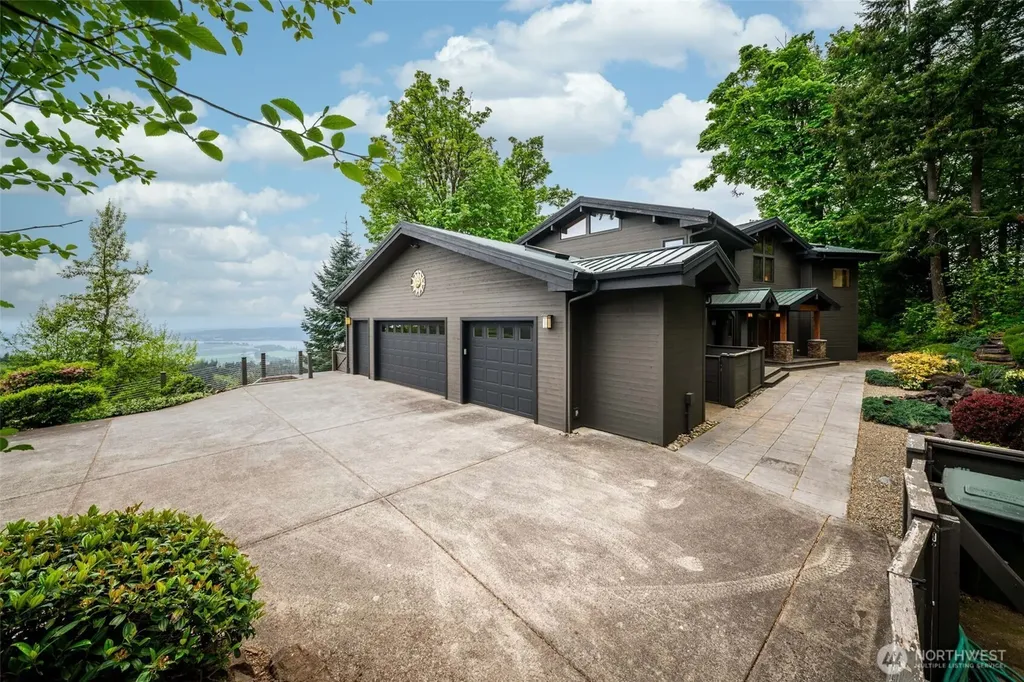 813 Varsity Road Kalama WA 98625