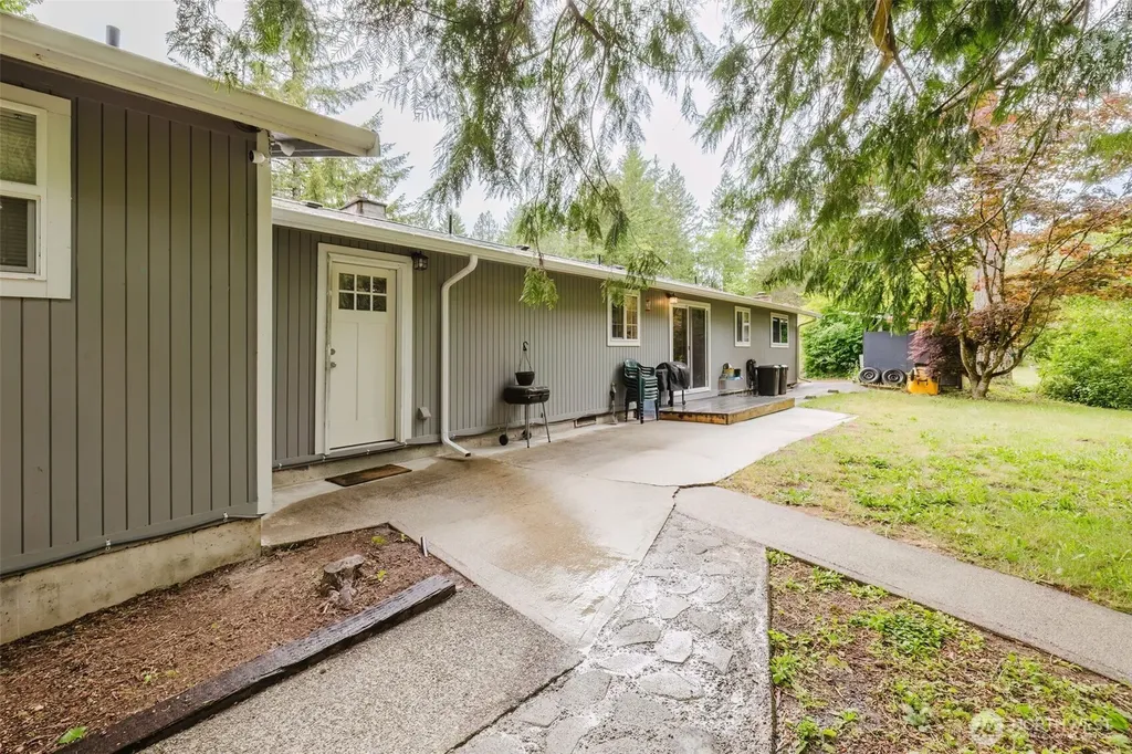 20 Judy Lane Belfair WA 98528