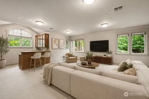 2112 104th Place SE Bellevue WA 98004