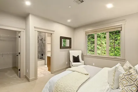 2112 104th Place SE Bellevue WA 98004