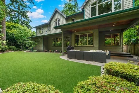 2112 104th Place SE Bellevue WA 98004