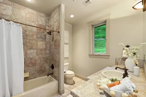 2112 104th Place SE Bellevue WA 98004