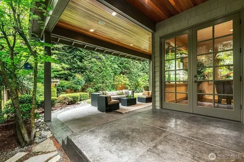 2112 104th Place SE Bellevue WA 98004