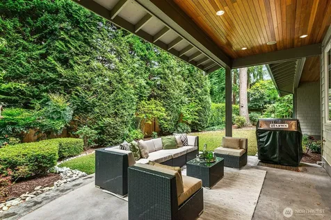 2112 104th Place SE Bellevue WA 98004