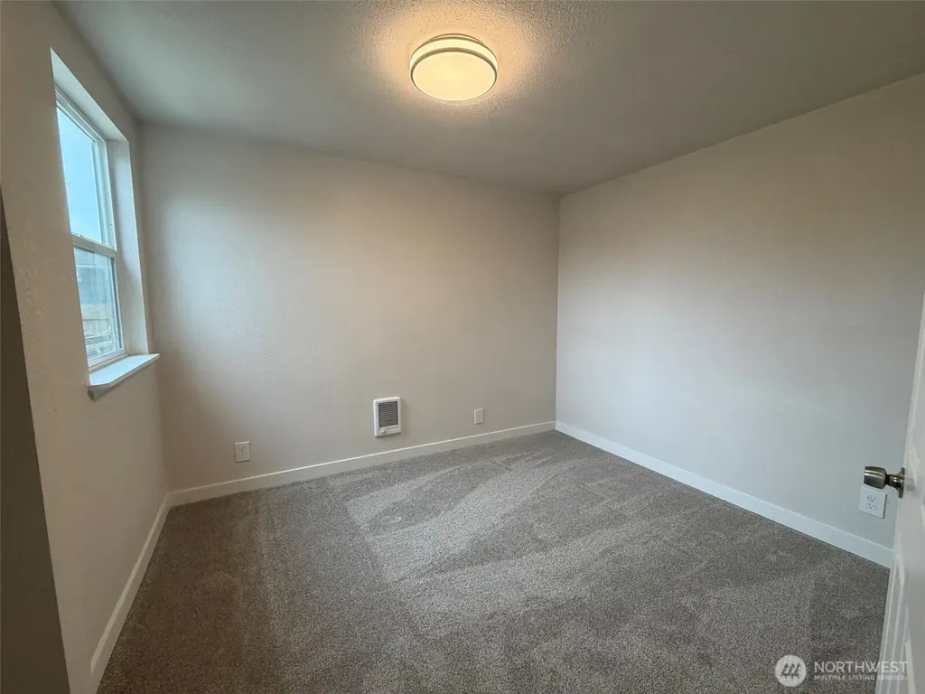 1009 W 1st Street Aberdeen WA 98520
