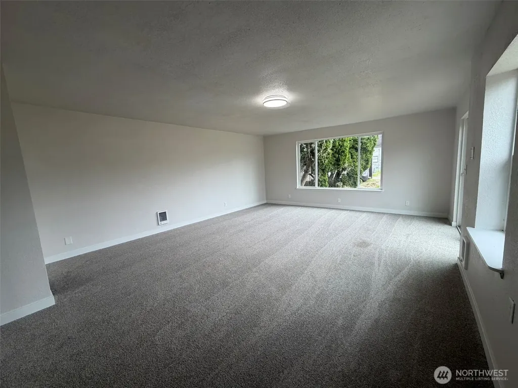 1009 W 1st Street Aberdeen WA 98520
