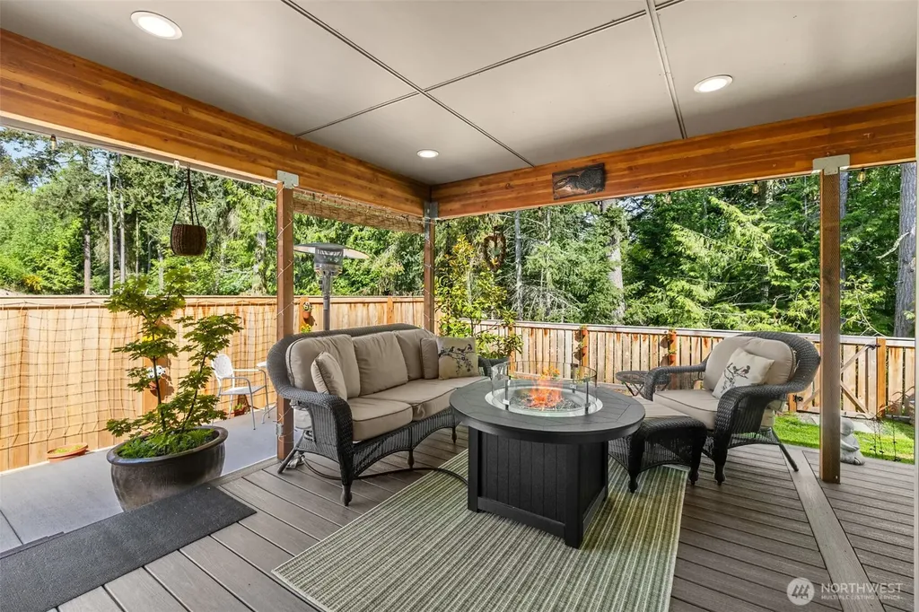 1529 Discovery Loop Port Angeles WA 98363