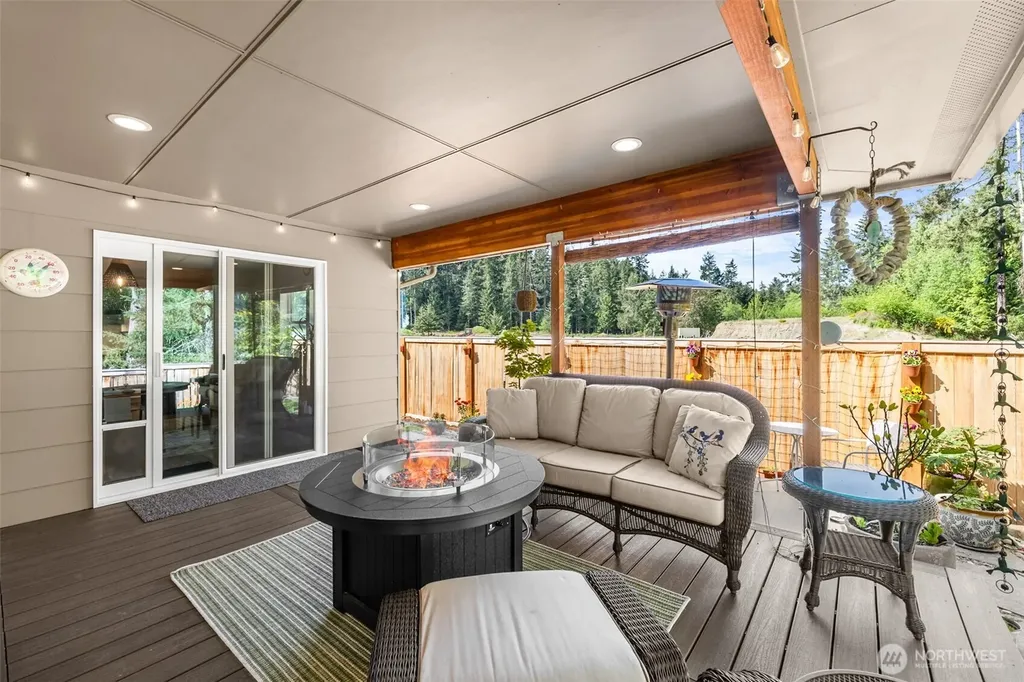 1529 Discovery Loop Port Angeles WA 98363