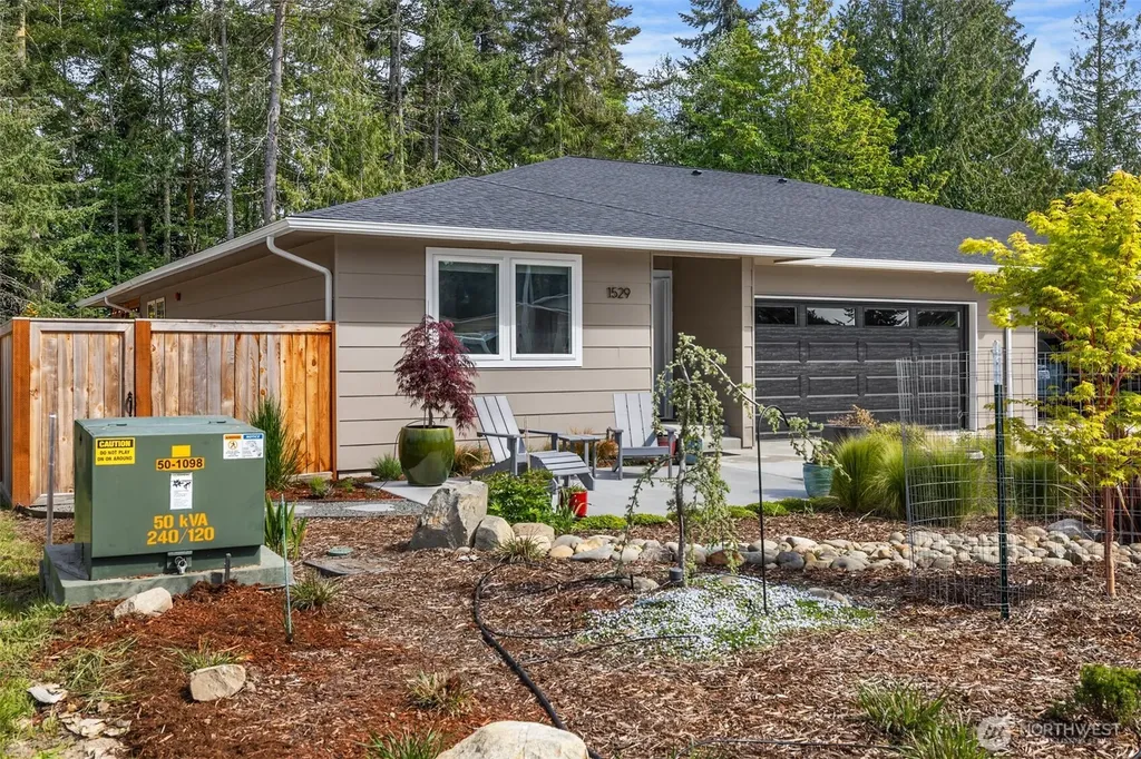 1529 Discovery Loop Port Angeles WA 98363