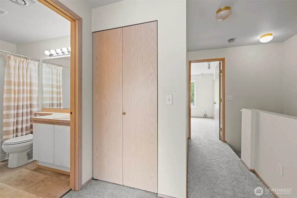 5410 S 236th Place Kent WA 98032