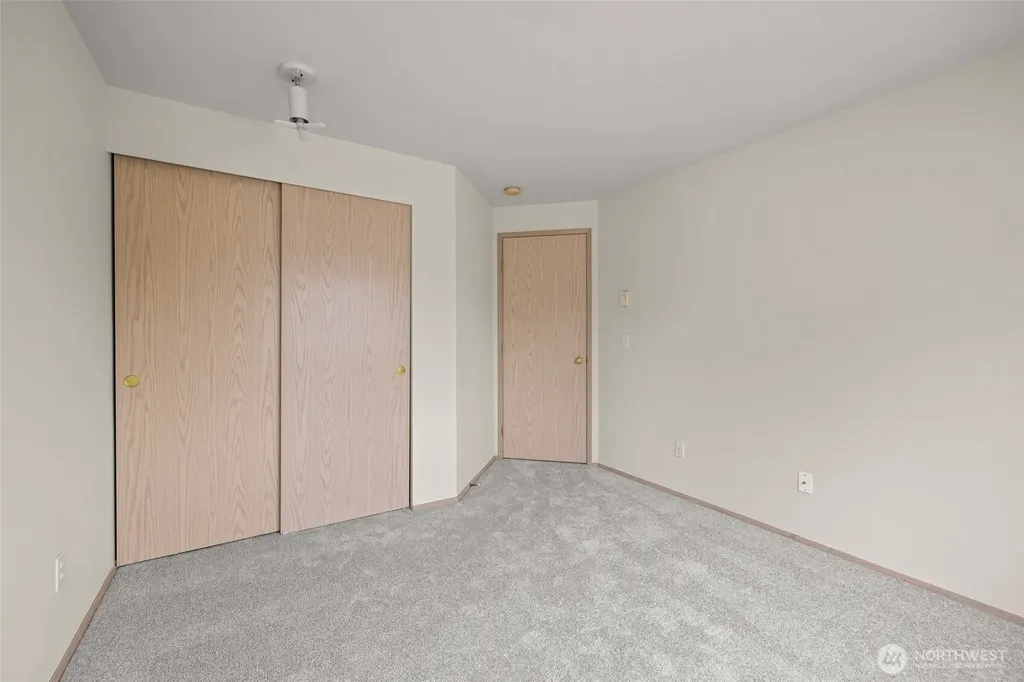 5410 S 236th Place Kent WA 98032