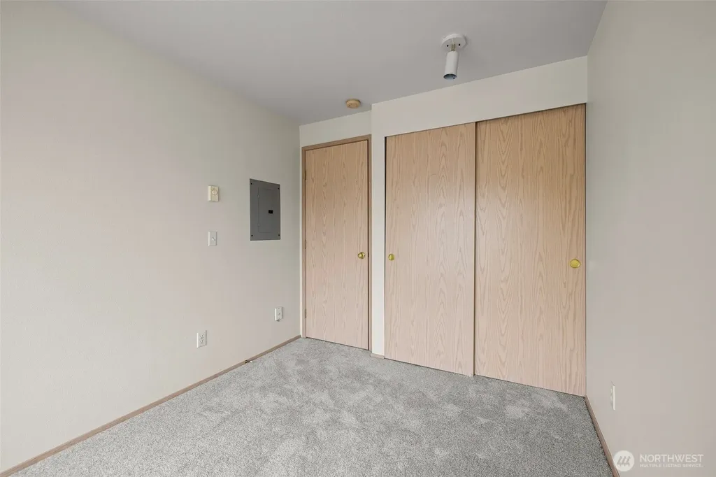 5410 S 236th Place Kent WA 98032