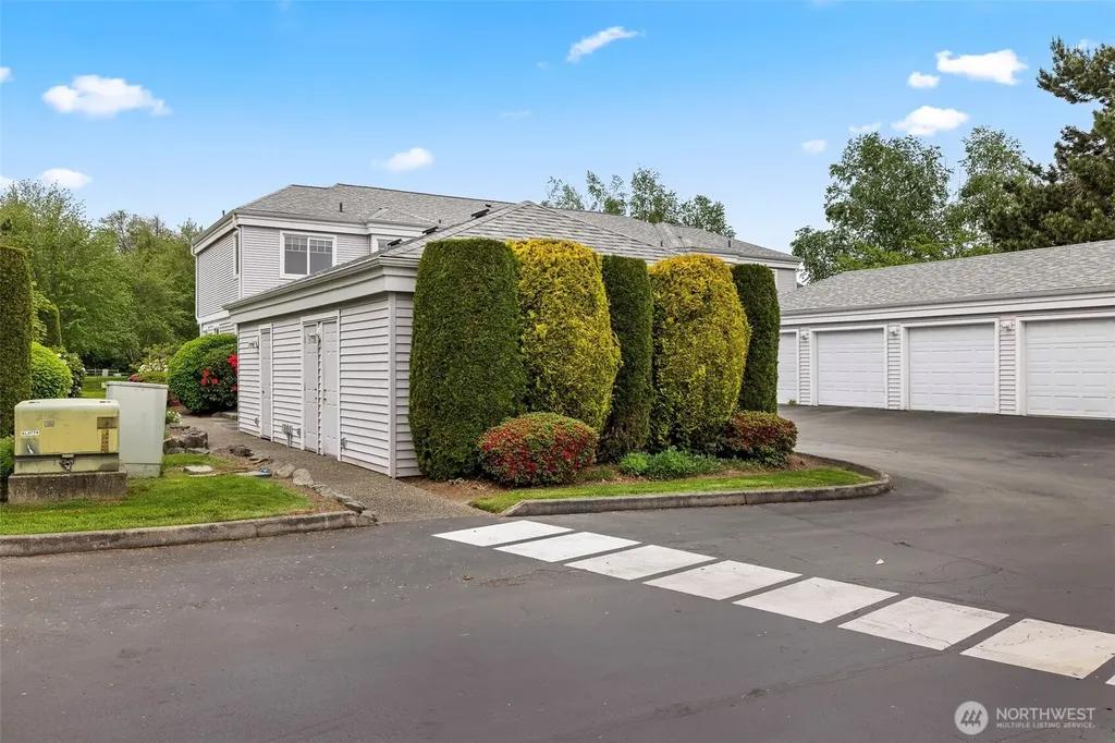 5410 S 236th Place Kent WA 98032