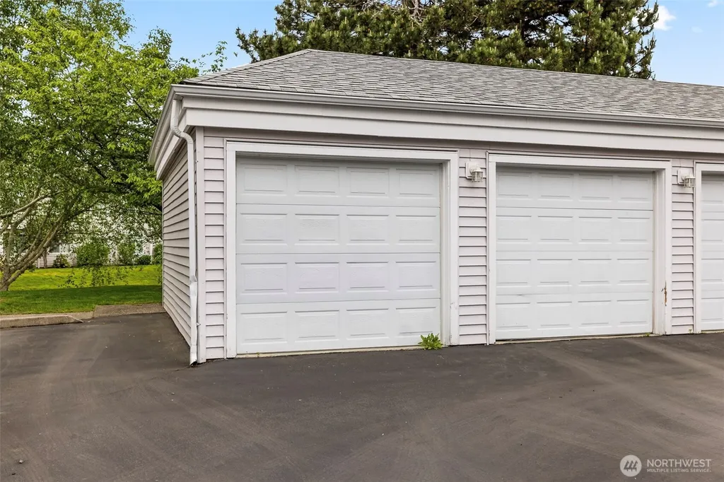 5410 S 236th Place Kent WA 98032