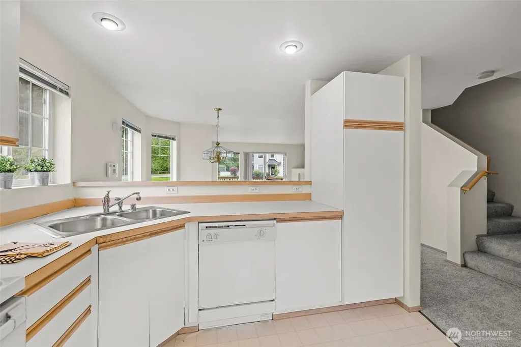 5410 S 236th Place Kent WA 98032