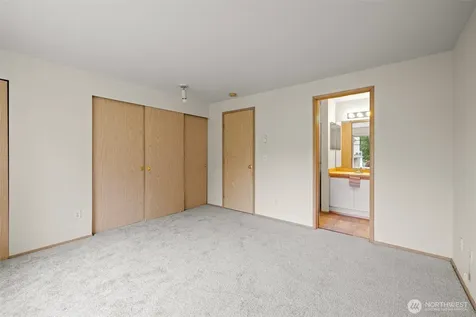 5410 S 236th Place Kent WA 98032