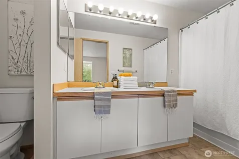 5410 S 236th Place Kent WA 98032