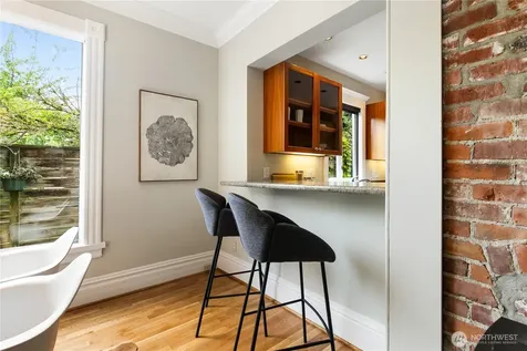 2202 E John Street Seattle WA 98112