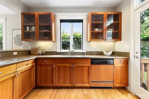 2202 E John Street Seattle WA 98112