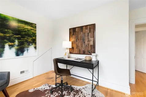 2202 E John Street Seattle WA 98112
