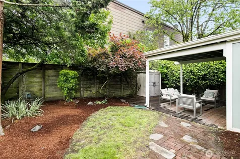 2202 E John Street Seattle WA 98112