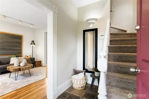 2202 E John Street Seattle WA 98112