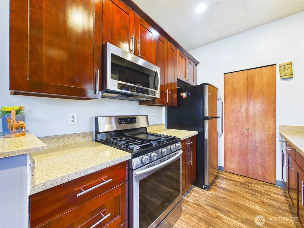 1108 S 207th Street Seatac WA 98198