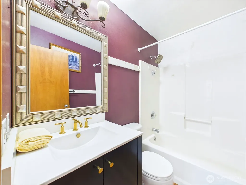 1108 S 207th Street Seatac WA 98198