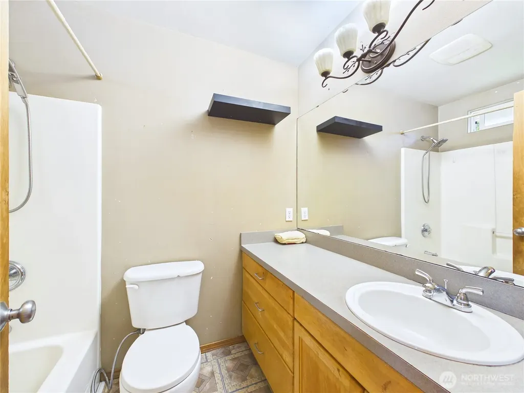 1108 S 207th Street Seatac WA 98198