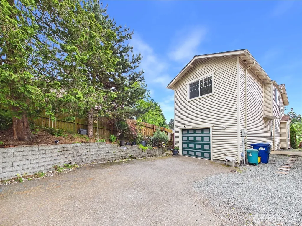 1108 S 207th Street Seatac WA 98198