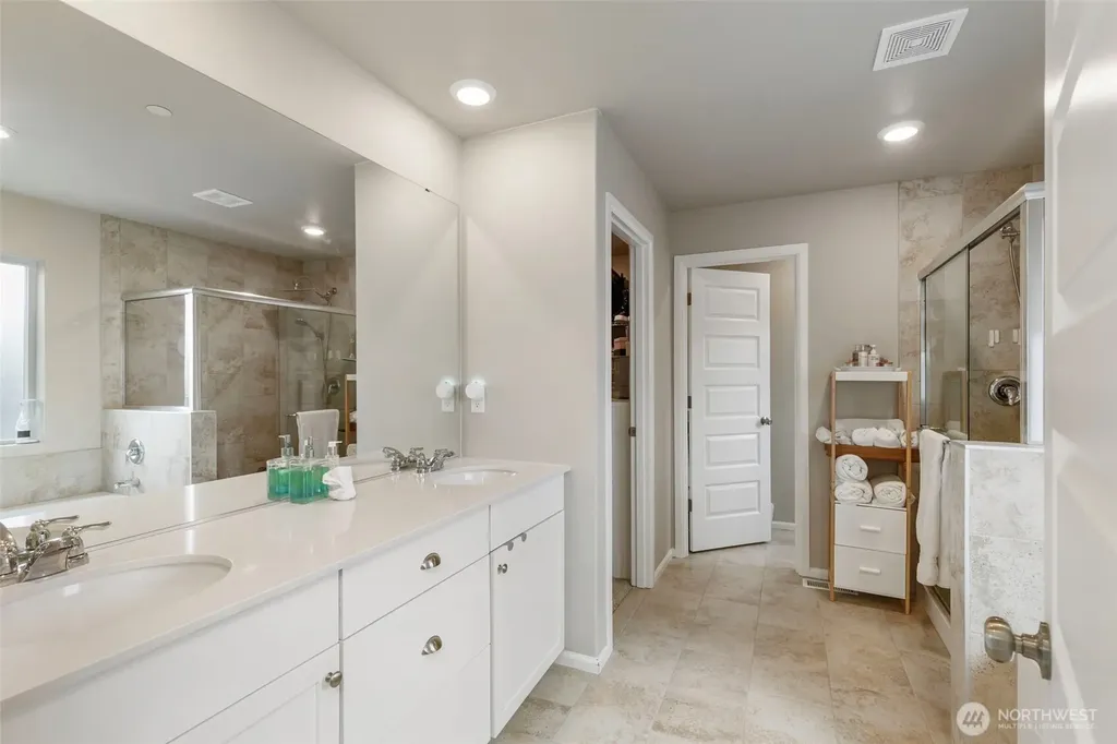 962 Thrush Court SE Port Orchard WA 98366