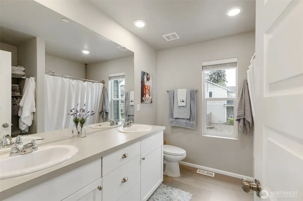 962 Thrush Court SE Port Orchard WA 98366