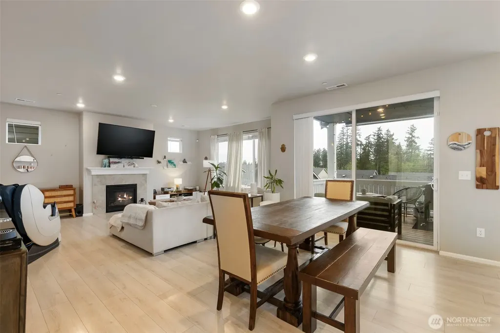 962 Thrush Court SE Port Orchard WA 98366